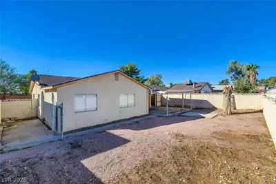 7132 Acorn Court, Las Vegas, NV 89147 Yard