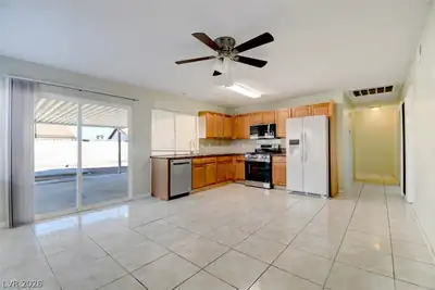 7132 Acorn Court, Las Vegas, NV 89147 Kitchen