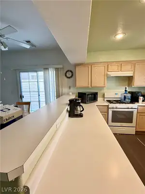 9295 Scenic Mountain Lane, Las Vegas, NV 89117 Kitchen