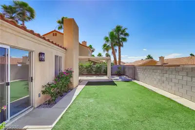 2738 Briarcliff Avenue, Henderson, NV 89074 Yard