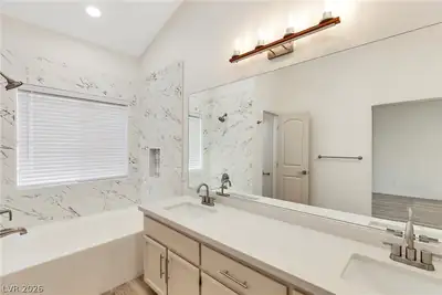 2738 Briarcliff Avenue, Henderson, NV 89074 Primary Bathroom