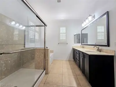 3032 Camino Largo Avenue, Henderson, NV 89044 Primary Bathroom