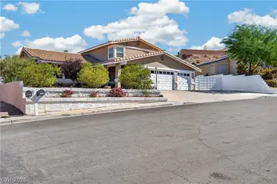 1049 Geranium Drive, Henderson, NV 89011 Front of Structure
