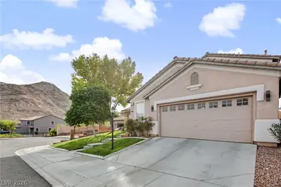 10405 Chimney Flat Court, Las Vegas, NV 89129 