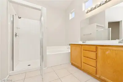 617 Lava Beds Way, North Las Vegas, NV 89084 Primary Bathroom