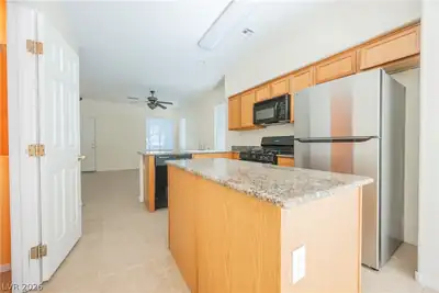 9525 Michelle Falls Avenue, Las Vegas, NV 89149 Kitchen