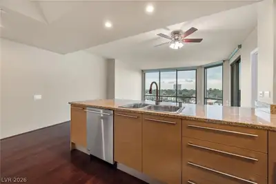 322 Karen Avenue 501, Las Vegas, NV 89109 