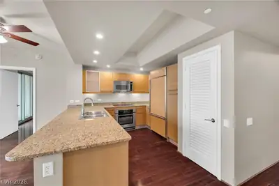322 Karen Avenue 501, Las Vegas, NV 89109 