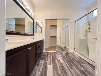 10928 Calistoga Springs Court, Las Vegas, NV 89144 Primary Bathroom