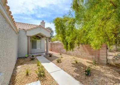 8325 Shark Tank Court, Las Vegas, NV 89128 