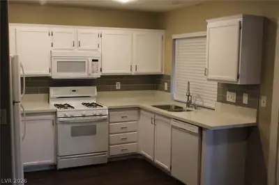 4808 LUPITA Court, North Las Vegas, NV 89031 Kitchen