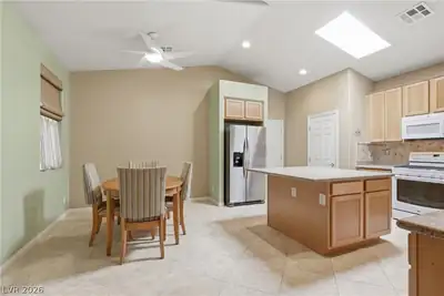 1035 Via Nandina Place, Henderson, NV 89011 Kitchen