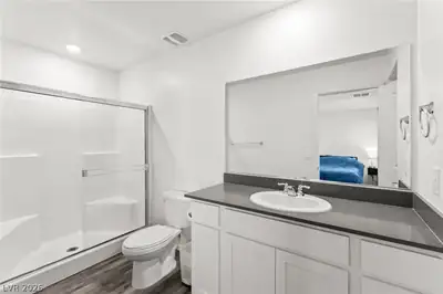 4924 Fern Mesa Avenue, Las Vegas, NV 89139 Primary Bathroom
