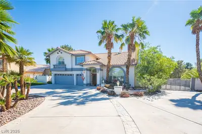 8225 Hidden Crossing Lane, Las Vegas, NV 89129 Front of Structure
