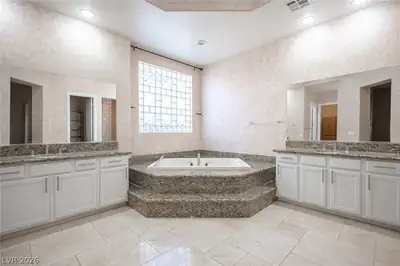 618 Tandoori Lane, Las Vegas, NV 89138 Primary Bathroom