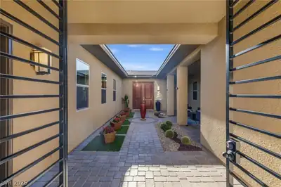 6125 Pebble Glen Court, Las Vegas, NV 89149 