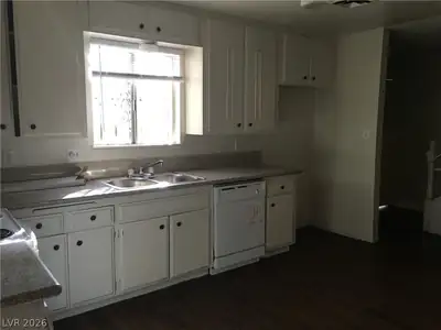 146 Greenbriar Townhouse Way, Las Vegas, NV 89121 Kitchen