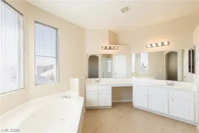 5105 Wapiti Point Court, Las Vegas, NV 89130 Primary Bathroom
