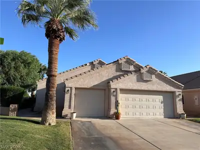 1245 Golf Club Drive, Laughlin, NV 89029 Front of Structure