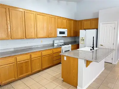 1785 Crystal Stream Avenue, Henderson, NV 89012 Kitchen