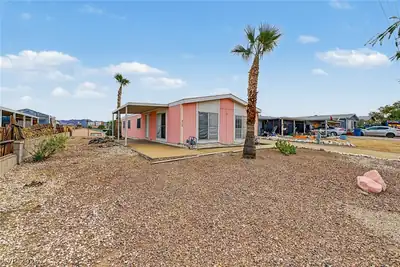 512 Mona Lane, Henderson, NV 89015 Front of Structure