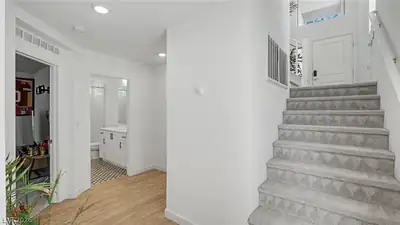7761 Misty Oaks Avenue, Las Vegas, NV 89113 
