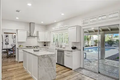 9341 Sienna Vista Drive, Las Vegas, NV 89117 Kitchen