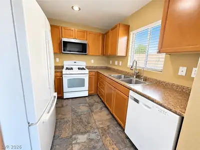 7643 Bokhara Street, Las Vegas, NV 89149 Kitchen