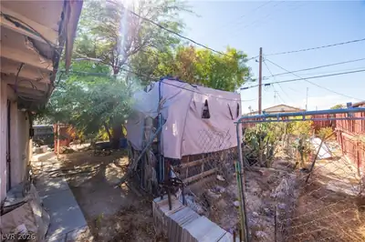 2529 Magnet Street, North Las Vegas, NV 89030 Yard