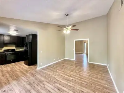 6672 Peachtree Lane, Las Vegas, NV 89103 Kitchen