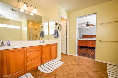 169 Cobalt Sky Avenue, Henderson, NV 89002 Primary Bathroom
