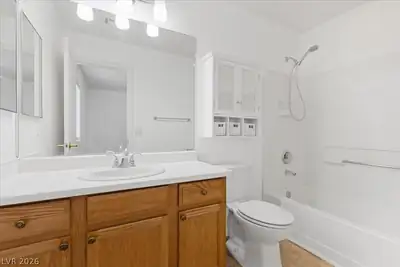 10349 Lettuce Leaf Street, Las Vegas, NV 89183 Primary Bathroom
