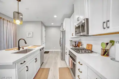 688 Cottonwood Hill Place, Henderson, NV 89011 Kitchen