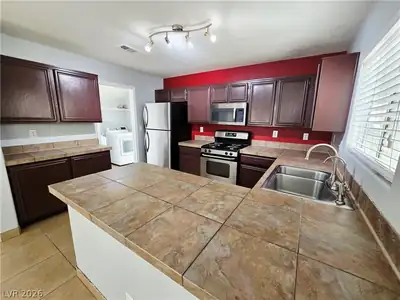 7327 Sequoia Springs Drive, Las Vegas, NV 89147 Kitchen