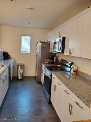 6912 Diamond Blue Street, North Las Vegas, NV 89086 Kitchen