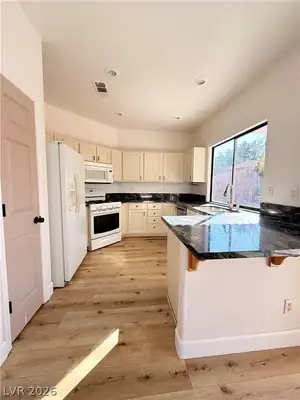 7171 Russell Ranch Avenue, Las Vegas, NV 89113 Kitchen