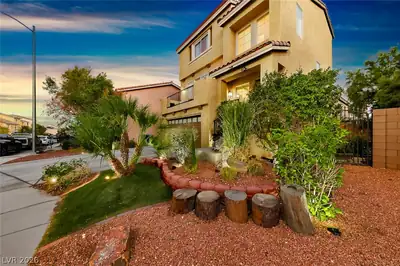 6013 Lazy Creek Avenue, Las Vegas, NV 89139 Front of Structure