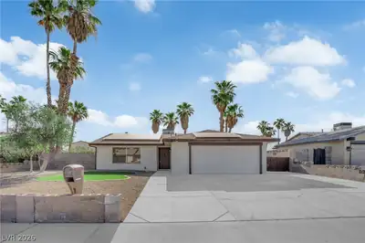 5420 Oxbow Street, Las Vegas, NV 89119 Front of Structure