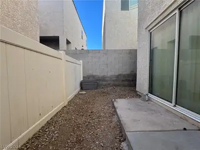 1323 Willow Village Avenue, Las Vegas, NV 89183 Yard