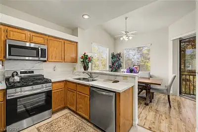 5155 West Tropicana Avenue 2023, Las Vegas, NV 89103 Kitchen