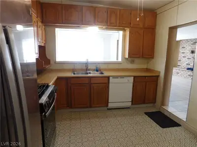 2737 East Taylor Avenue, North Las Vegas, NV 89030 Kitchen