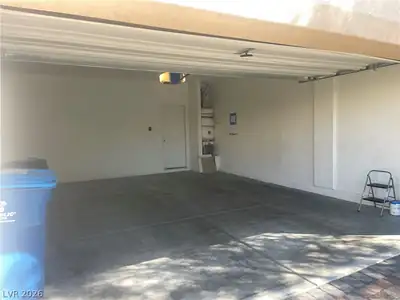512 Eagle Glen Road, Las Vegas, NV 89148 Garage