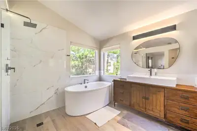 1729 Mexican Poppy Street, Las Vegas, NV 89128 Primary Bathroom