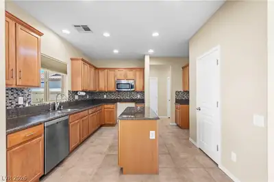 156 Cobalt Sky Avenue, Henderson, NV 89002 Kitchen