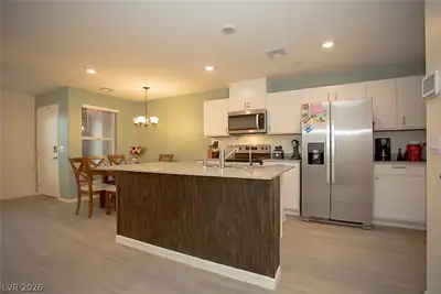 1622 Dom River Drive, North Las Vegas, NV 89084 Kitchen