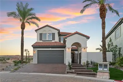 19 Via Del Garda, Henderson, NV 89011 Front of Structure