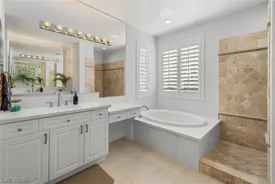 8097 Maddingley Avenue, Las Vegas, NV 89117 Primary Bathroom