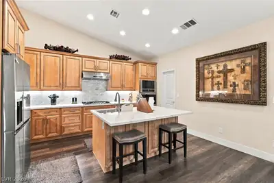 19 Silica Sand Street, Henderson, NV 89012 Kitchen