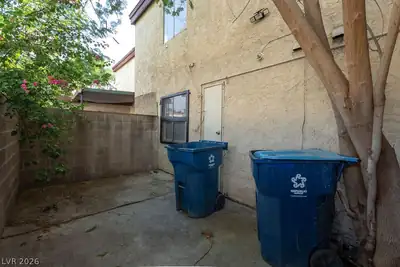 3945 Visby Lane, Las Vegas, NV 89119 Yard