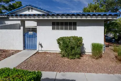 2041 Willowbury Drive D, Las Vegas, NV 89108 Front of Structure